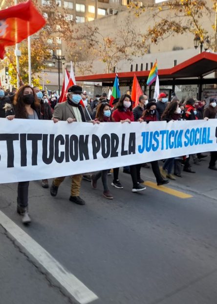 Dura respuesta a Acuerdo Constitucional: Movimientos Sociales y Senadores independientes acusan exclusión