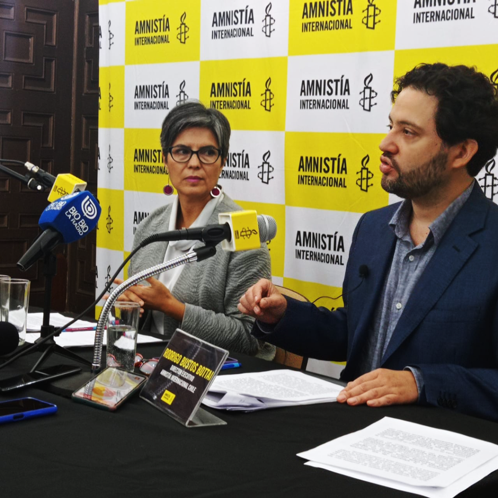 Sofía Lanyon, Presidenta de la Junta Directiva de Amnistía Internacional y Rodrigo Bustos, Director Ejecutivo de Amnistía Internacional