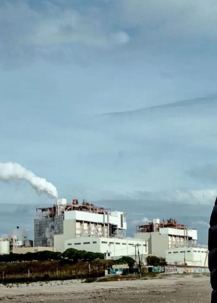 Puchuncaví. El humo en el cuerpo: una performance que denuncia la lucha contra la contaminación ambiental