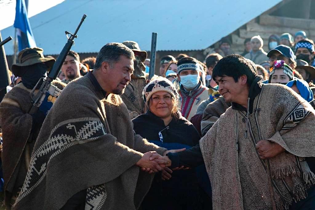 En la tarde del 24 de agosto de 2022, en la comuna de Cañete fue detenido Héctor Llaitul Carillanca, werkén (vocero) histórico de la Coordinadora Arauco Malleco. Poco más de siete meses lleva en prisión preventiva el líder mapuche por imputaciones relacionadas a la Ley de Seguridad del Estado.