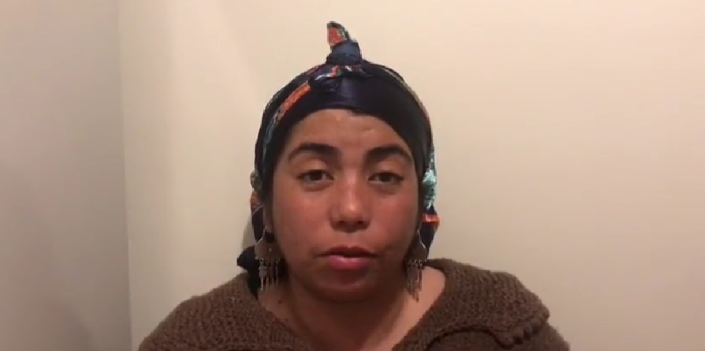 Imagen del video de la Machi Millaray Huichalaf relatando su detención.